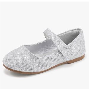 Pandanunjua “Susie” silver sparkle MaryJane dress shoes. Size 6 Great shape